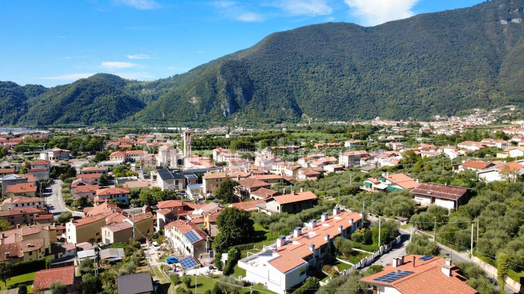 Villetta a schiera di testa con giardino - Pove del Grappa (foto 32)