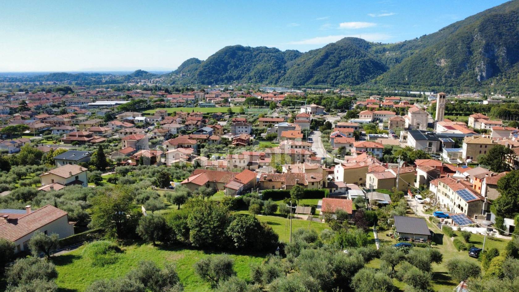 Villetta a schiera di testa con giardino - Pove del Grappa (foto 37)