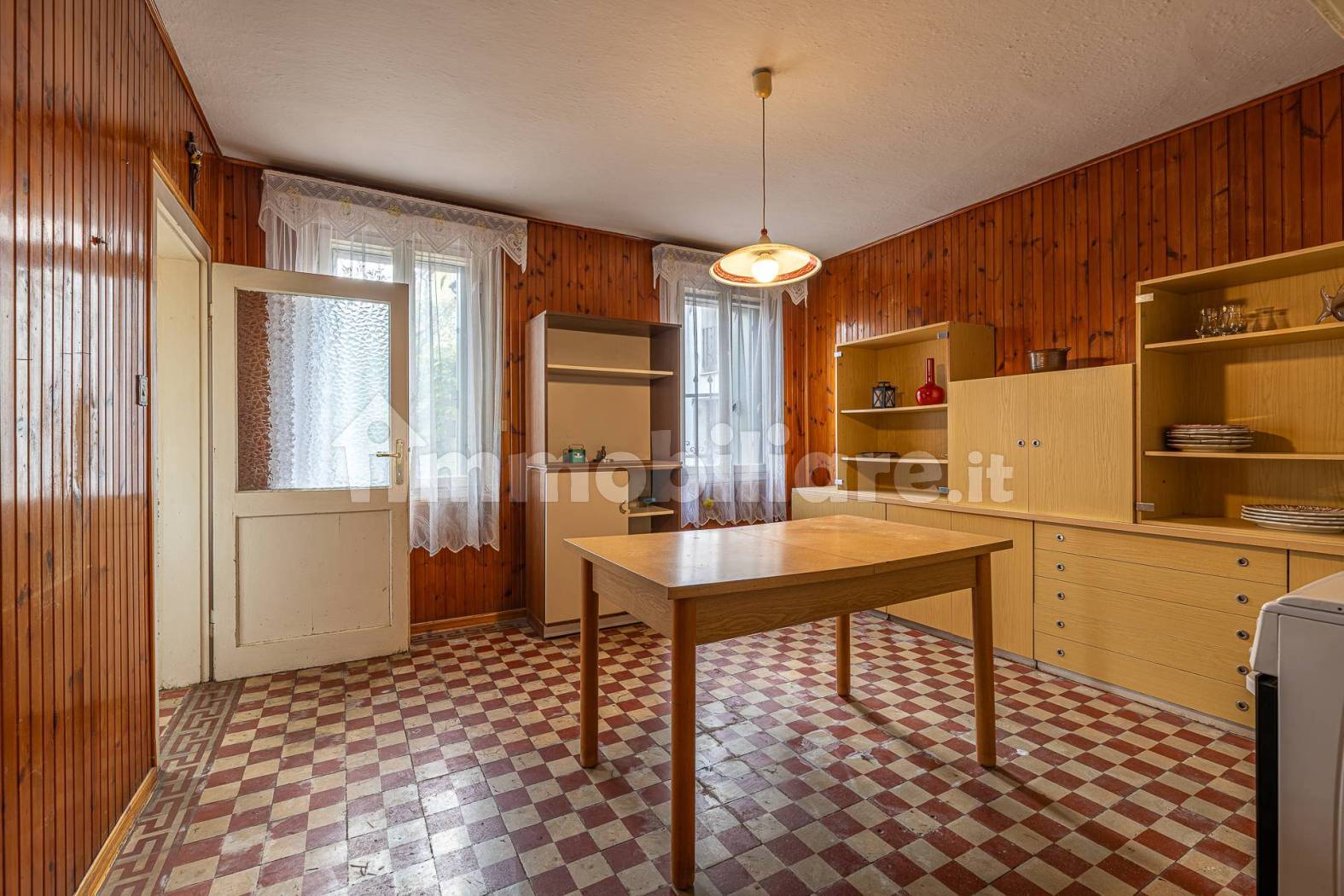 Casa terracielo da ristrutturare con ampio giardino - Pove del Grappa (foto 10)