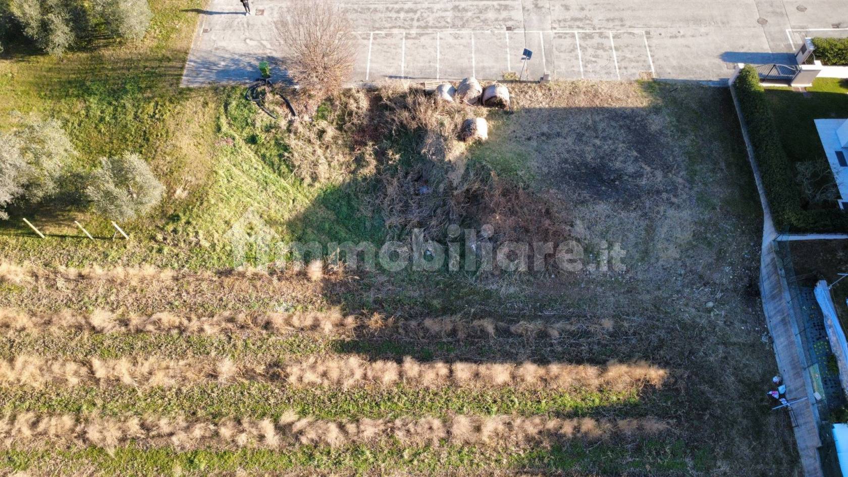 Terreno edificabile in zona residenziale lottizzata - Solagna (foto 6)