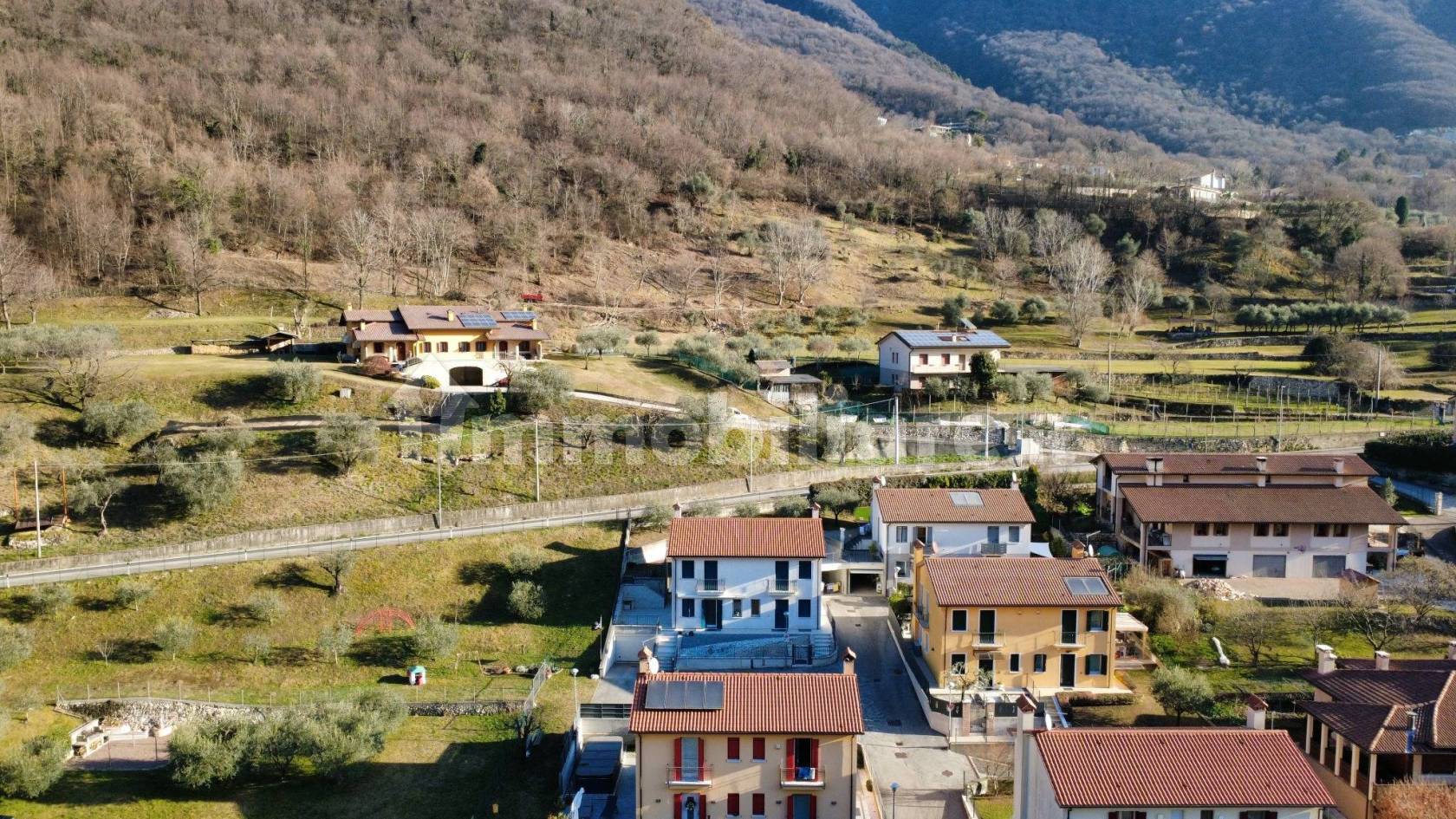 Terreno edificabile in zona residenziale lottizzata - Solagna (foto 3)
