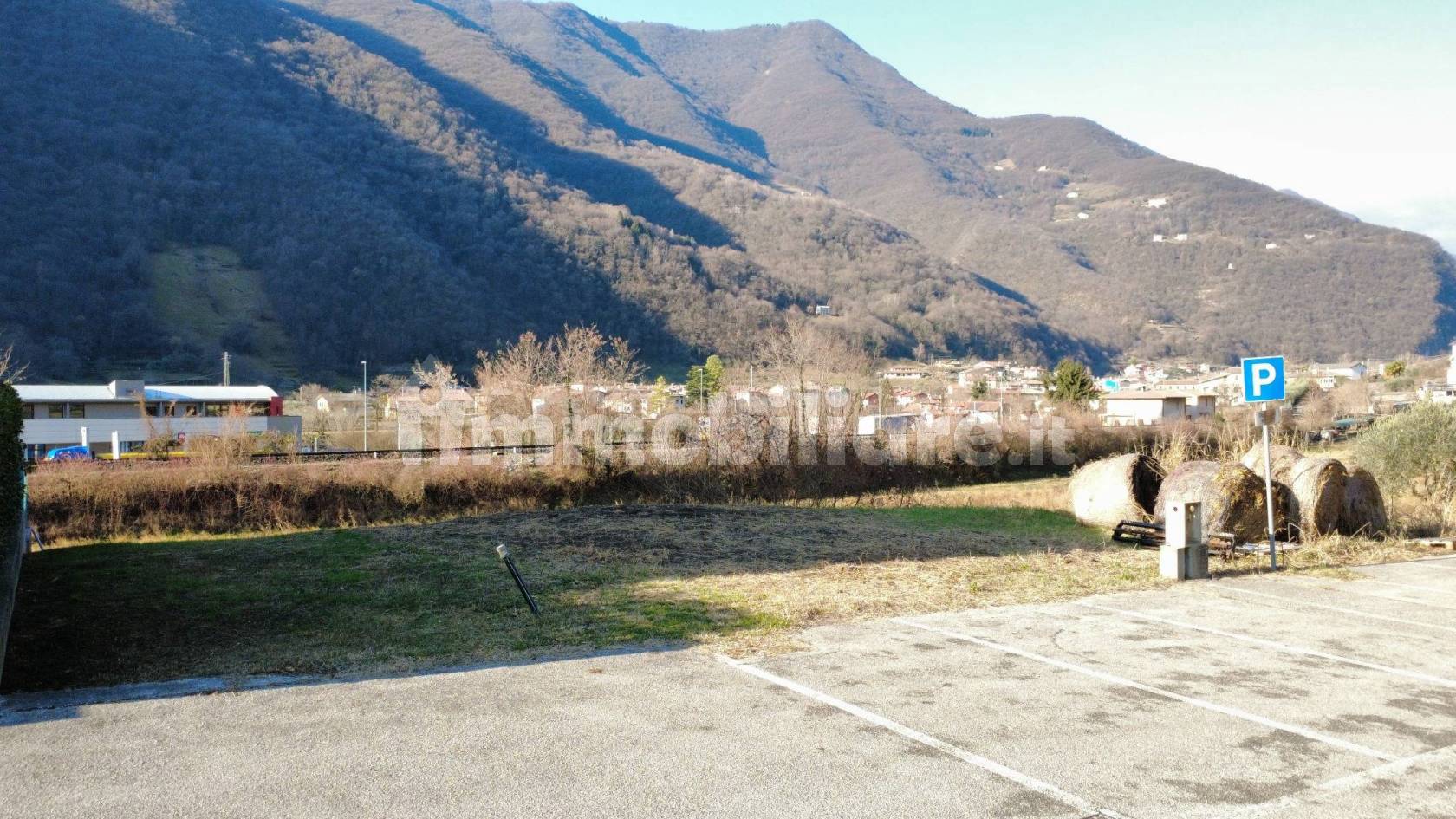 Terreno edificabile in zona residenziale lottizzata - Solagna (foto 16)