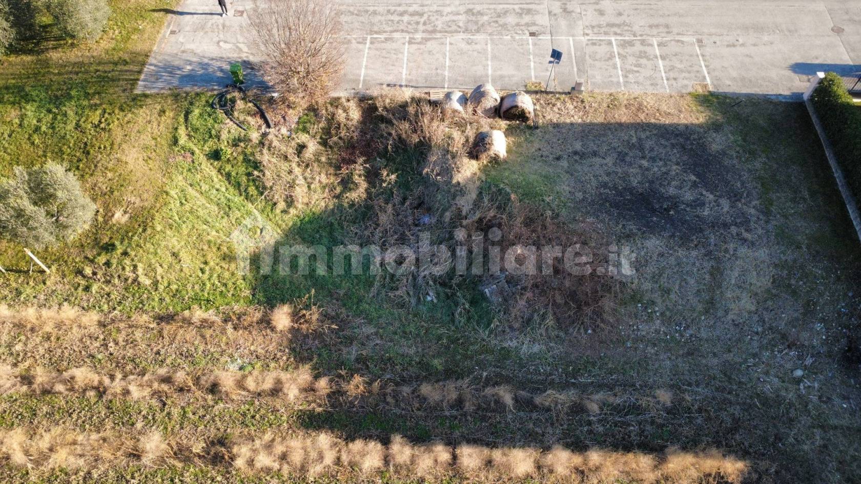 Terreno edificabile in zona residenziale lottizzata - Solagna (foto 7)