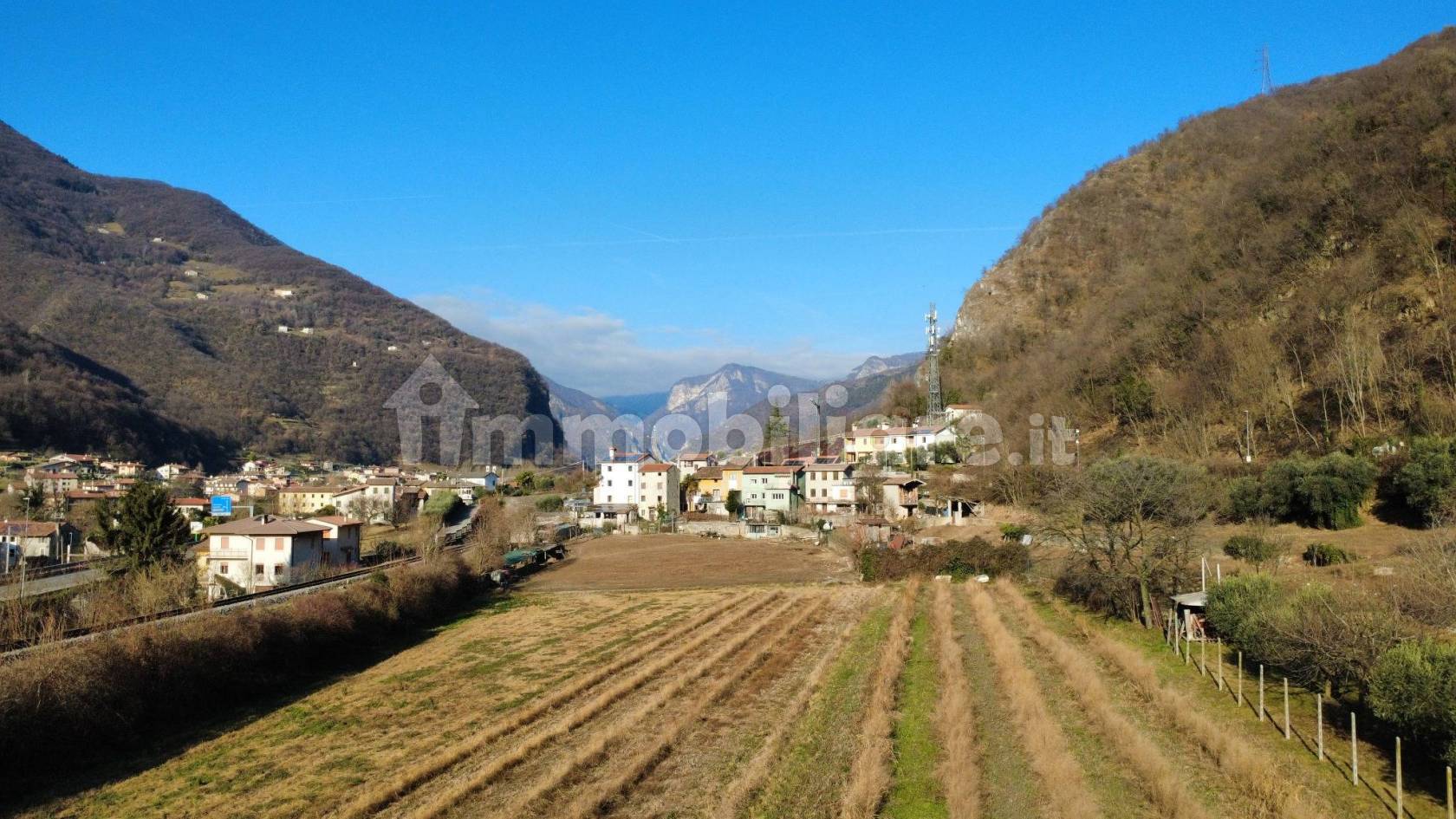 Terreno edificabile in zona residenziale lottizzata - Solagna (foto 23)