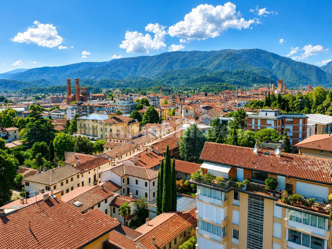 Quadrilocale via Sterni 10, Centro, Bassano del Grappa - Bassano del Grappa (foto 3)