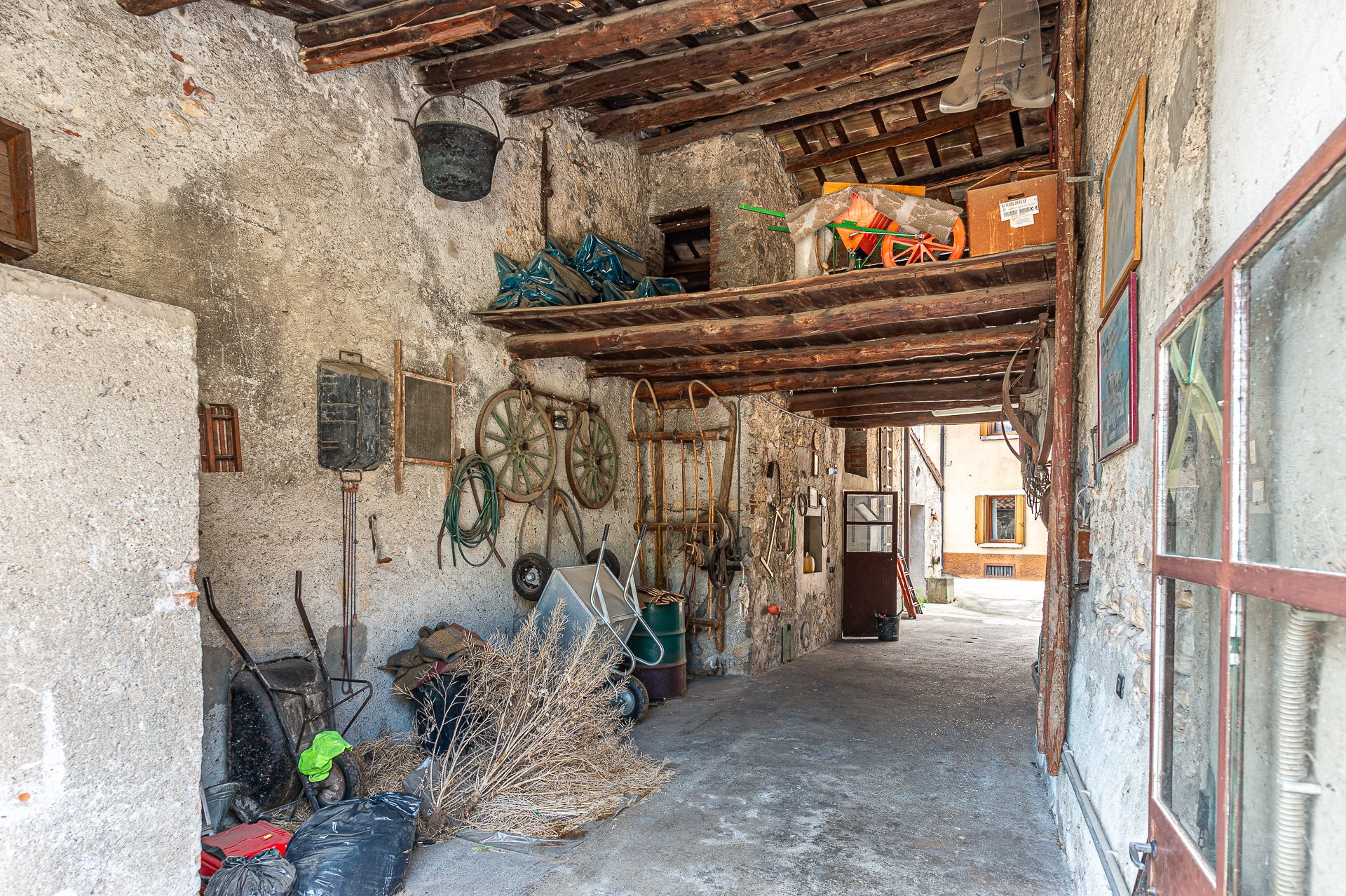 Casa indipendente con ampio scoperto - SOLAGNA (foto 22)