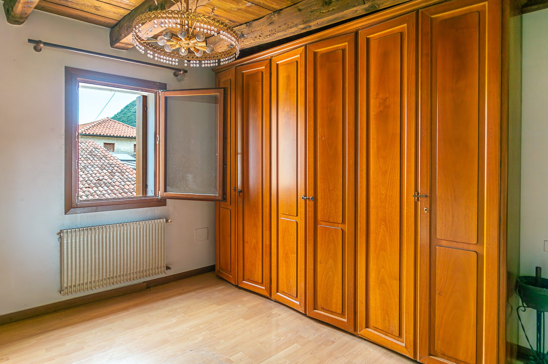 Casa indipendente con ampio scoperto - SOLAGNA (foto 12)