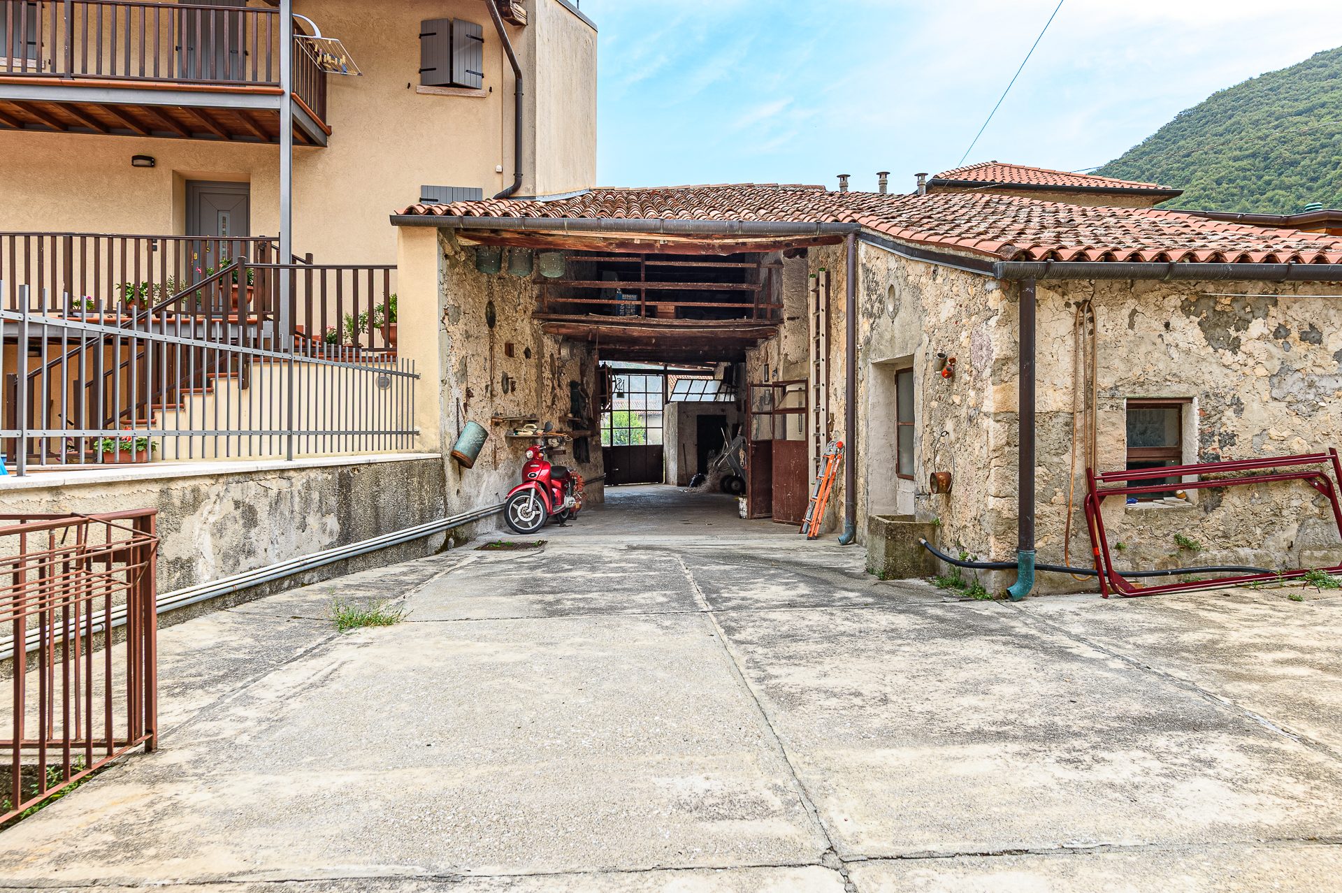 Casa indipendente con ampio scoperto - SOLAGNA (foto 16)