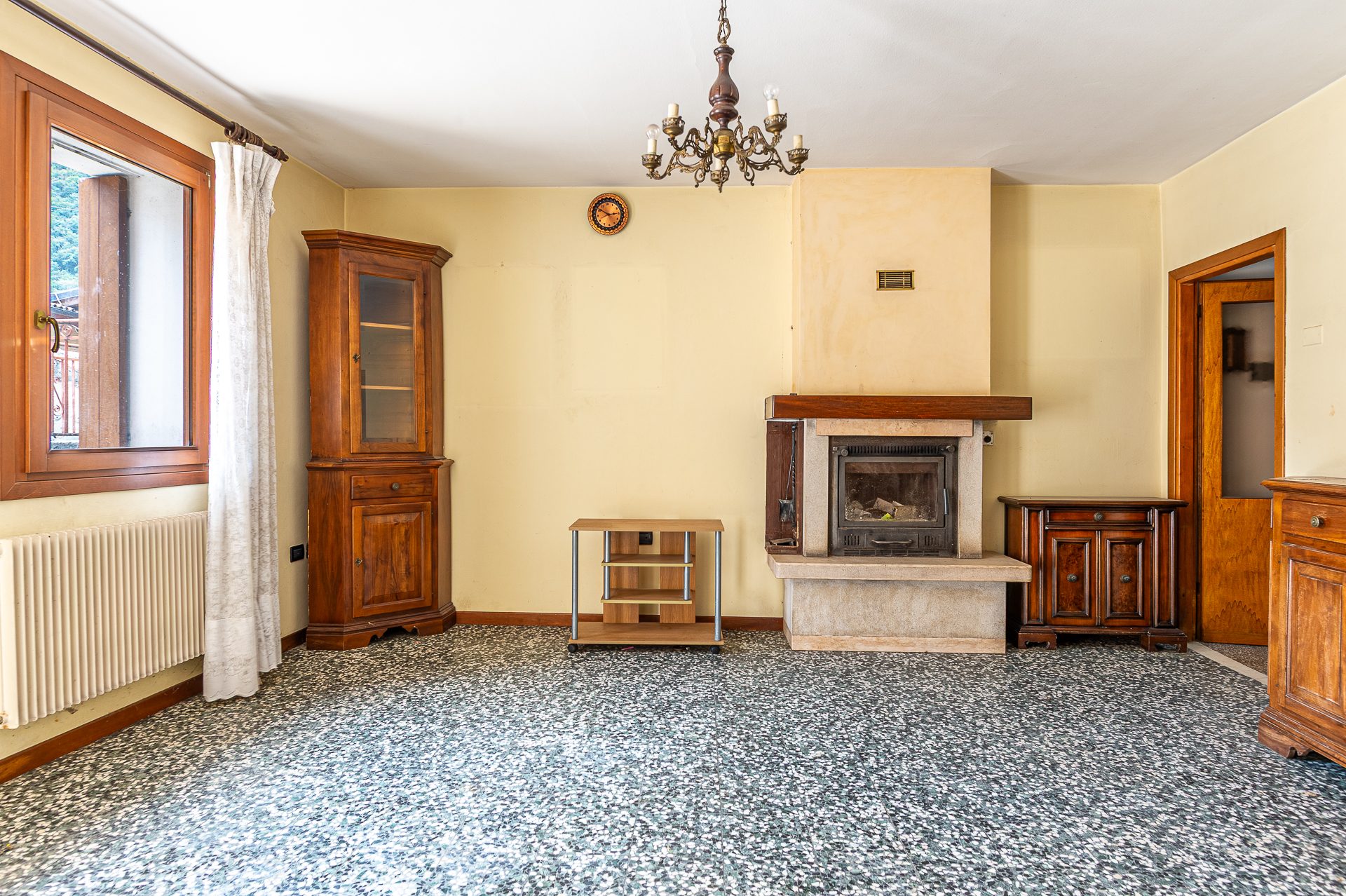 Casa indipendente con ampio scoperto - SOLAGNA (foto 4)