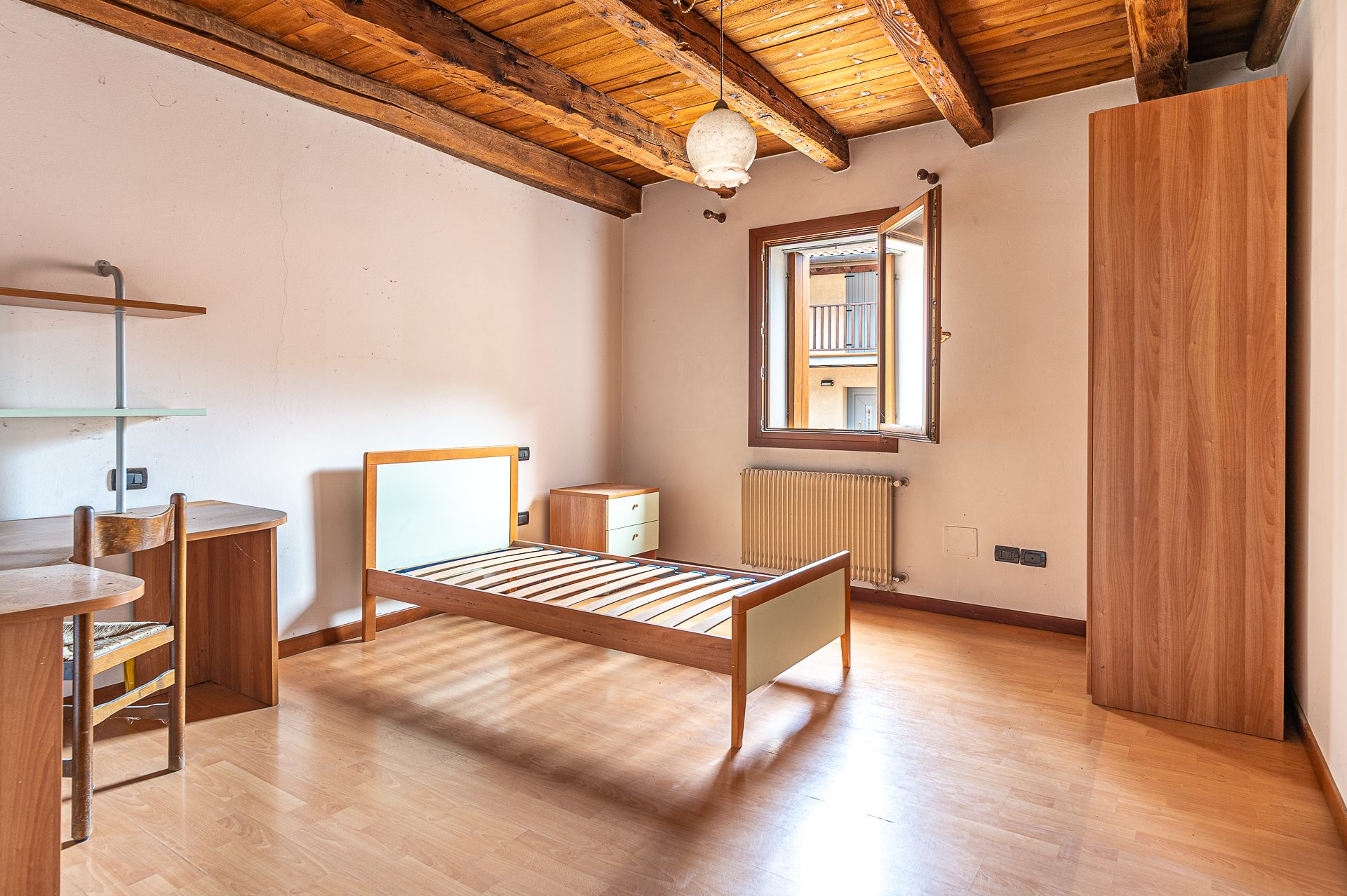 Casa indipendente con ampio scoperto - SOLAGNA (foto 13)