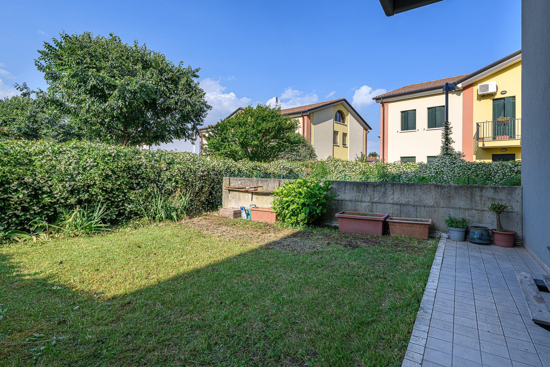 Appartamento bicamere al piano terra con giardino - Bassano Del Grappa (foto 8)
